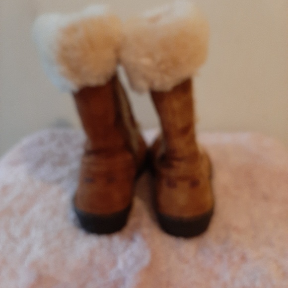 Ugg boots - Picture 3 of 6
